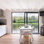 船屋 6-pers Houseboat *