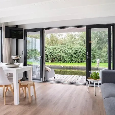Surla Houseboat Hangloose Kagerplassen * Lisse