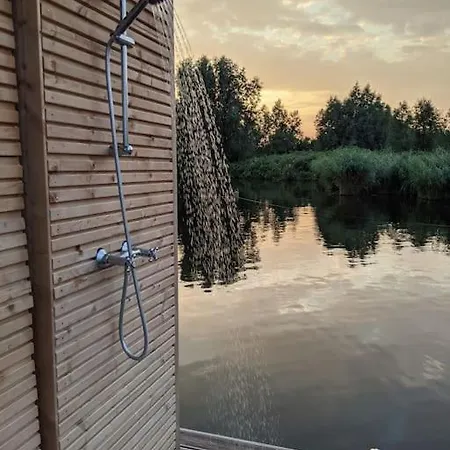 Botel Surla Houseboat Hangloose Kagerplassen *