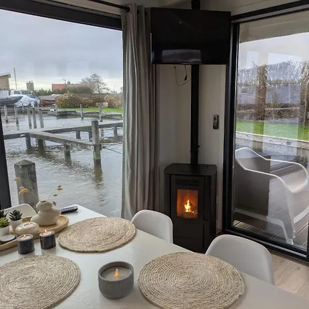 Surla Houseboat Hangloose Kagerplassen Buitenkaag