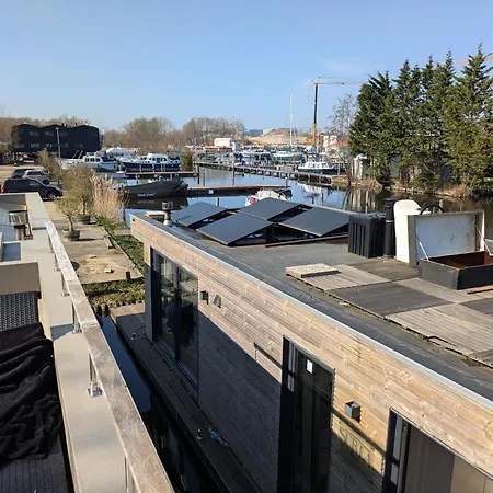 船屋 6-pers Houseboat *