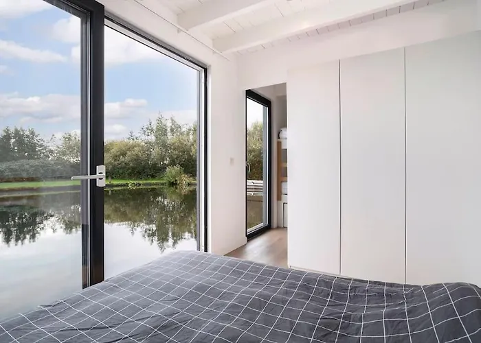 Surla Houseboat Hangloose Kagerplassen Botel Buitenkaag