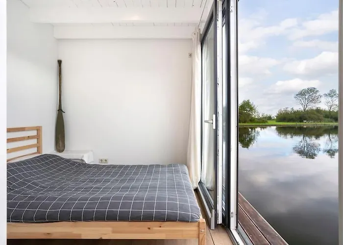 Surla Houseboat Hangloose Kagerplassen * Buitenkaag