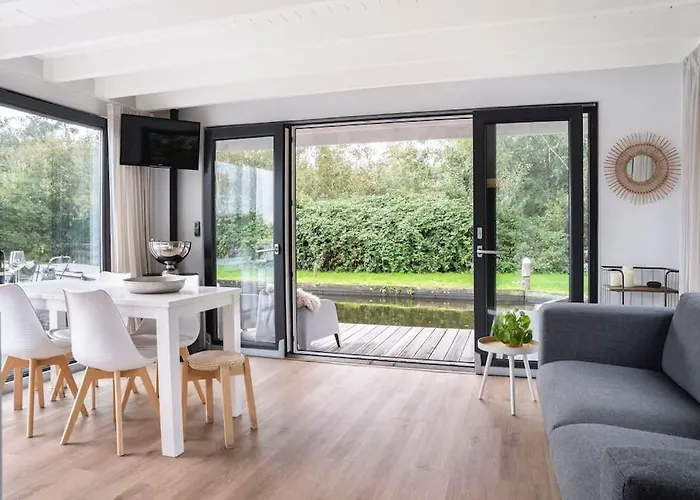 Surla Houseboat Hangloose Kagerplassen * Buitenkaag