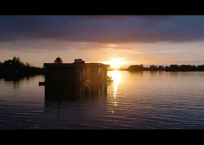 Surla Houseboat Hangloose Kagerplassen