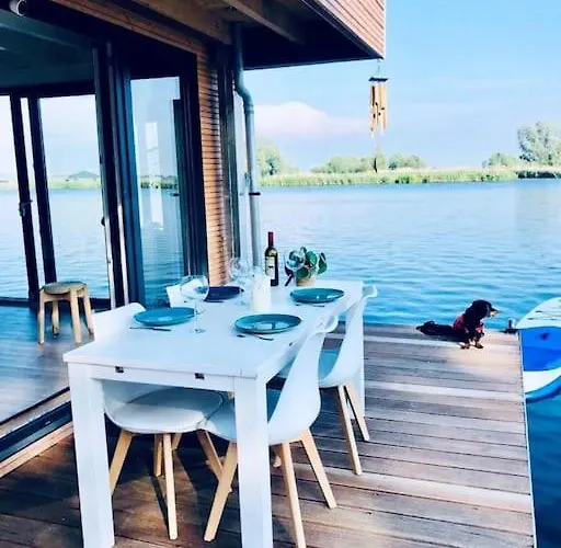 Surla Houseboat Hangloose Kagerplassen