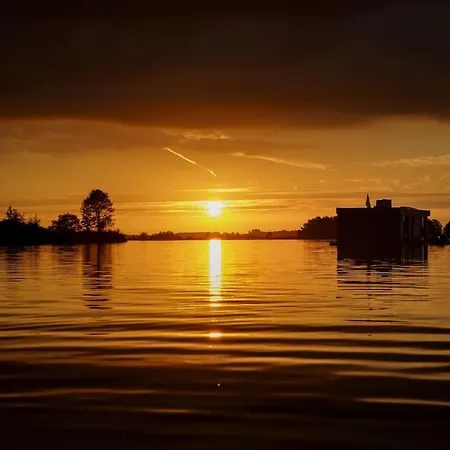 Surla Houseboat Hangloose Kagerplassen Båthotell